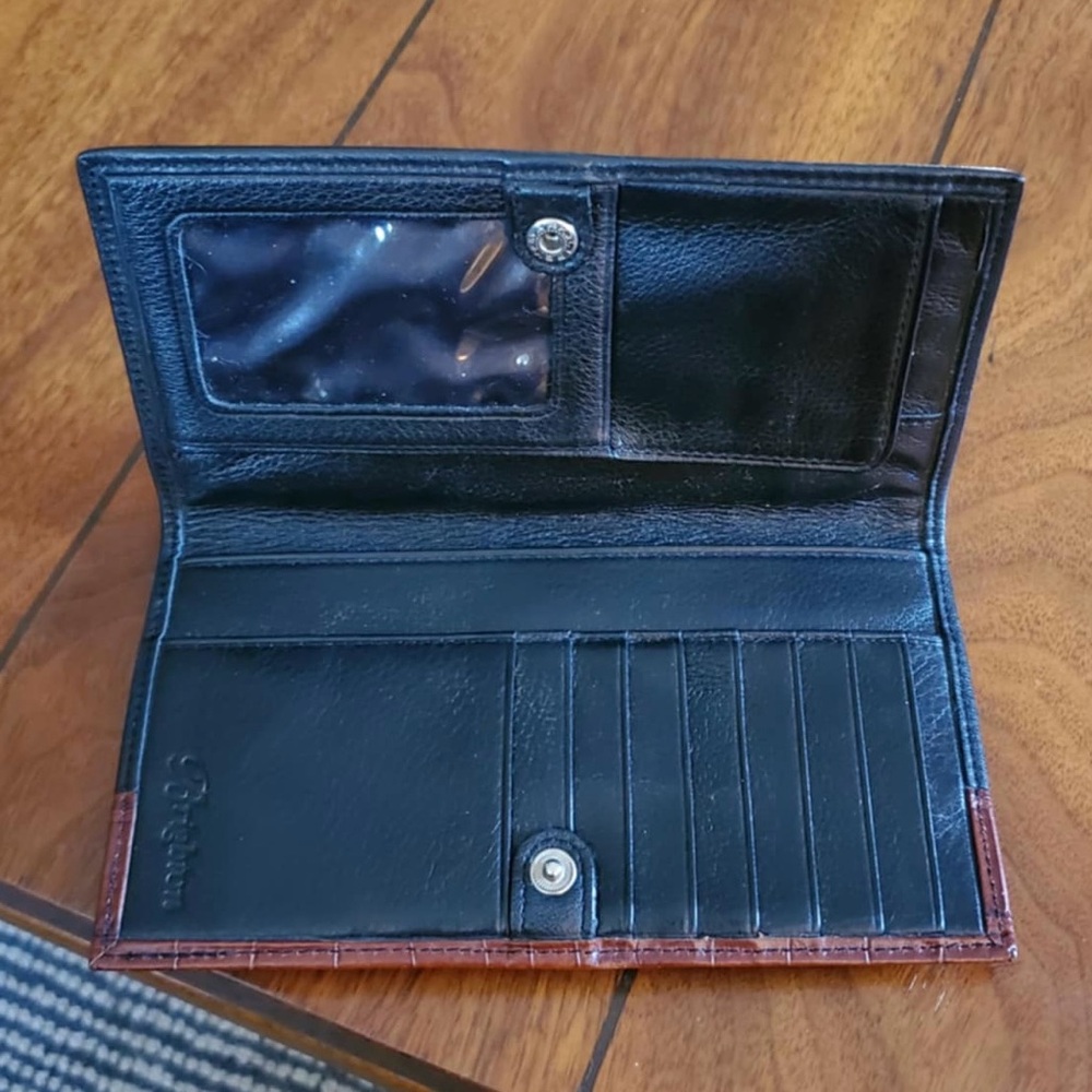 BRIGHTON Vintage Heart Folio Leather Wallet - Picture 5 of 6